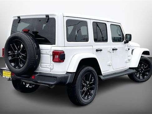 Used 2021 Jeep Wrangler Unlimited Sahara w/ Cold Weather Group image 13
