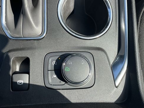 Certified 2023 Chevrolet Traverse LT image 37