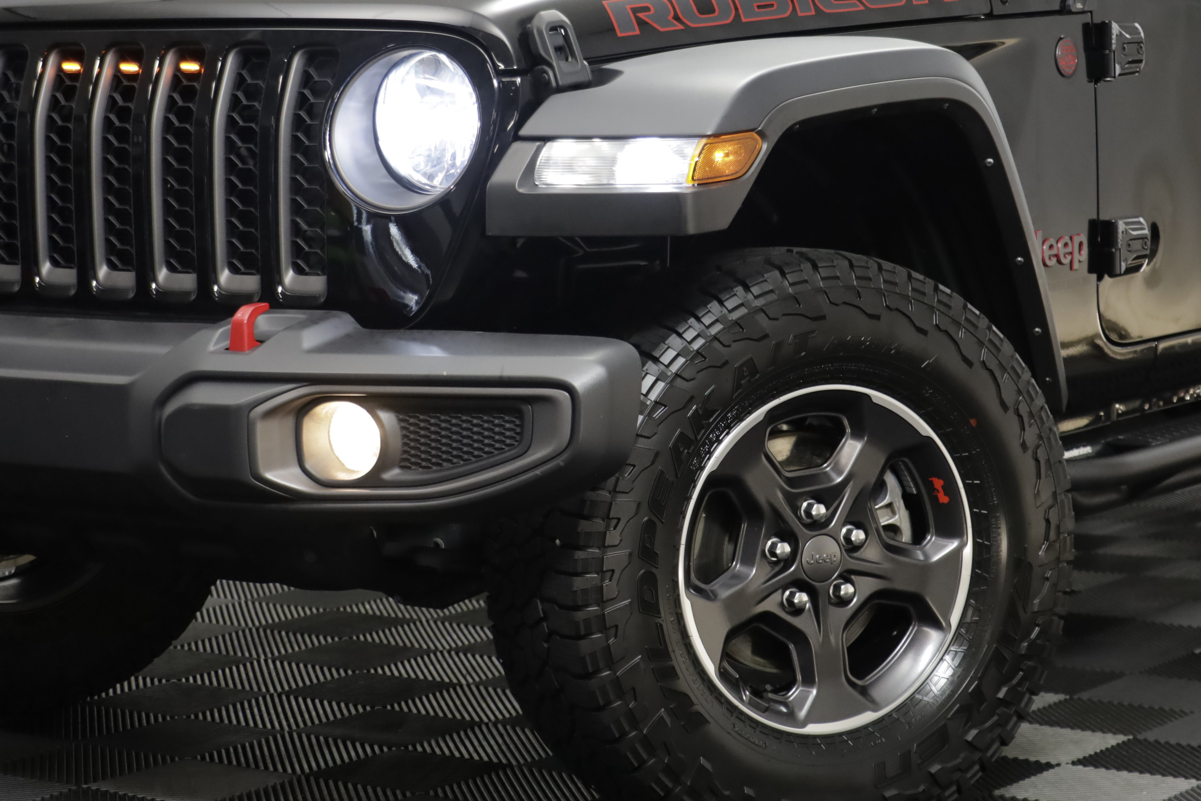Used 2023 Jeep Gladiator Rubicon w/ Cold Weather Group AWD/4WD image 3