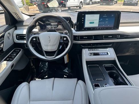 New 2026 Lincoln Aviator Reserve w/ Luxury Package AWD/4WD image 22