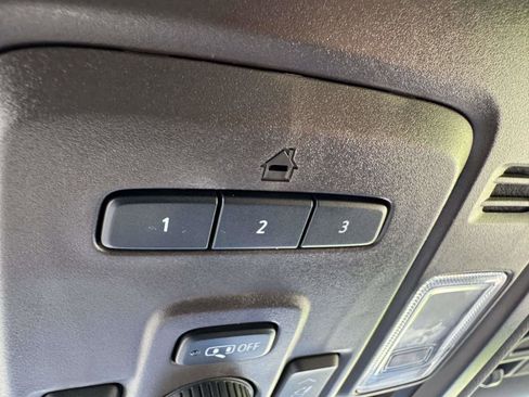 Used 2021 GMC Yukon SLT w/ SLT Luxury Plus Package image 29