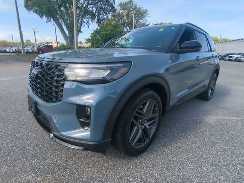 New 2026 Ford Explorer ST-Line w/ ST-Line Street Pack image 4