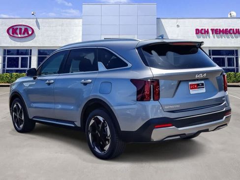 Certified 2025 Kia Sorento EX AWD/4WD image 6