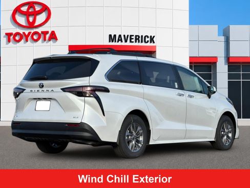 New 2026 Toyota Sienna XLE FWD image 5
