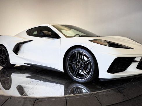 Used 2024 Chevrolet Corvette Stingray Premium Cpe w/ Z51 Performance Package RWD image 18