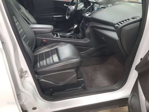 Used 2019 Ford Escape SEL image 12