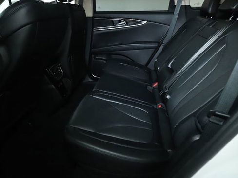 Used 2023 Lincoln Nautilus Reserve AWD/4WD image 15