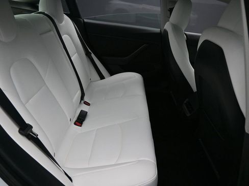 Used 2023 Tesla Model 3 Standard Range image 32