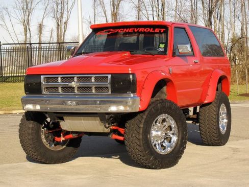 Used 1991 Chevrolet S10 Pickup 4WD 2-Door image 3