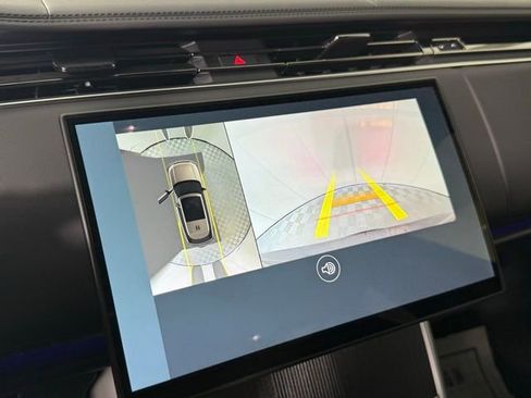 New 2025 Land Rover Range Rover Long Wheelbase Autobiography image 15