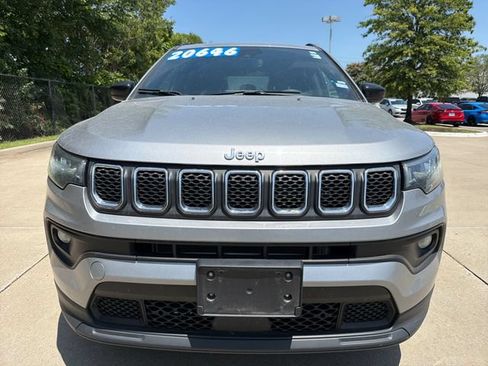 Used 2024 Jeep Compass Latitude AWD/4WD image 16