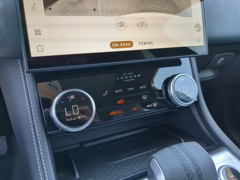 New 2026 Jaguar F-PACE R-Dynamic S image 21