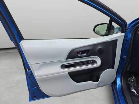 Used 2014 Toyota Prius C Three FWD image 32