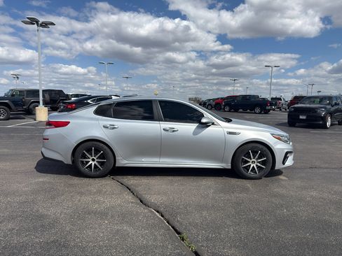 Used 2020 Kia Optima LX FWD image 4