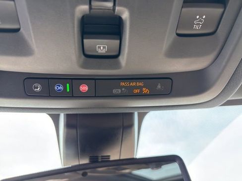 Used 2021 Chevrolet Suburban Premier image 36