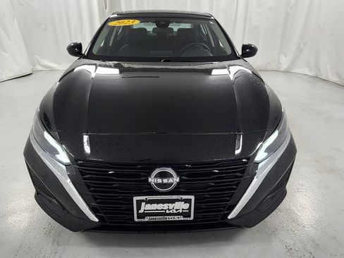 Used 2023 Nissan Altima 2.5 SV FWD image 8