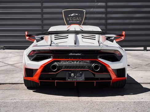 Used 2024 Lamborghini Huracan STO RWD image 27