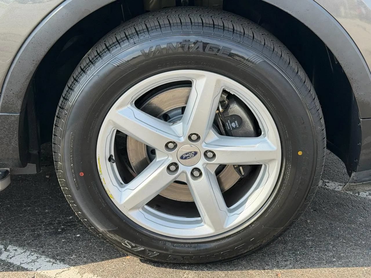 Used 2017 Ford Explorer XLT AWD/4WD image 33