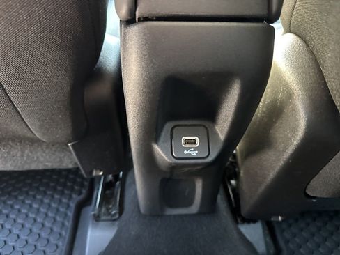 Used 2022 Jeep Renegade Latitude AWD/4WD image 15