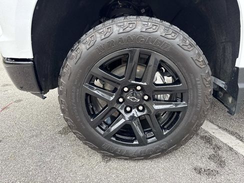 Used 2024 Chevrolet Silverado 1500 LT Trail Boss w/ LT Trail Boss Premium Package image 33