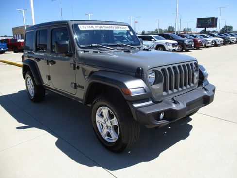 Used 2023 Jeep Wrangler Unlimited Sport w/ Sun And Sound Package AWD/4WD image 8