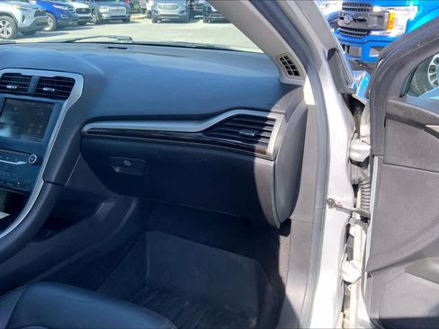 Used 2014 Ford Fusion SE w/ Equipment Group 202A image 18