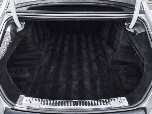 Used 2024 Rolls-Royce Phantom Sedan RWD image 27