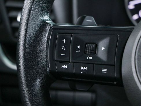 Used 2024 Nissan Rogue SV FWD image 13