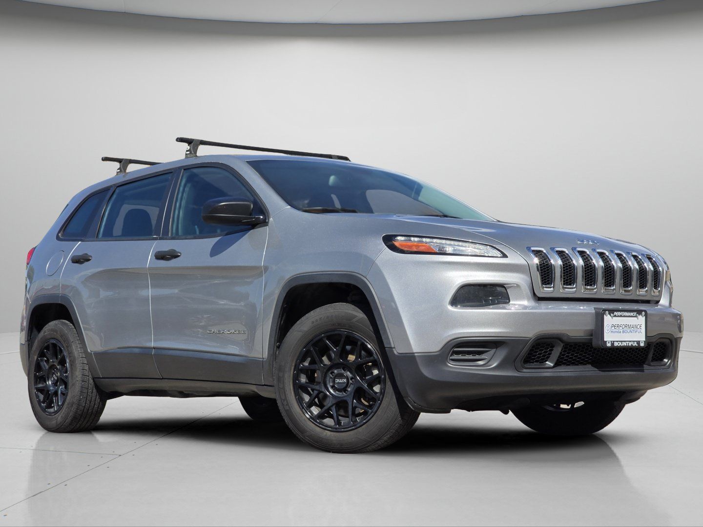 Used 2015 Jeep Cherokee Sport w/ Cold Weather Group AWD/4WD image 2