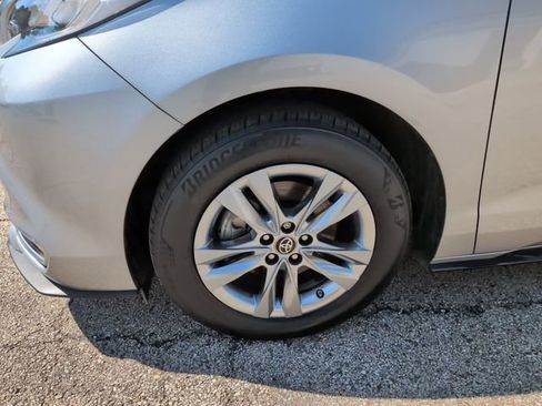 Certified 2024 Toyota Sienna Limited AWD/4WD image 10