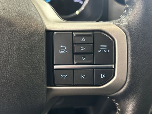 Used 2022 Ford Expedition XLT image 38