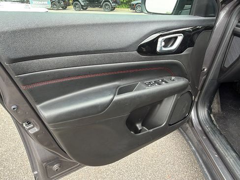 Used 2024 Jeep Compass Trailhawk AWD/4WD image 14