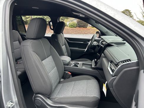 New 2026 GMC Acadia Elevation image 48