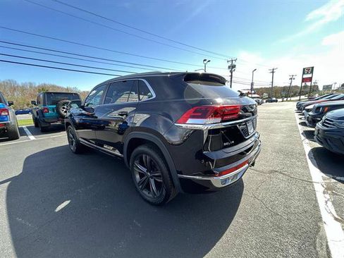 Used 2022 Volkswagen Atlas Cross Sport SEL R-Line AWD/4WD image 5