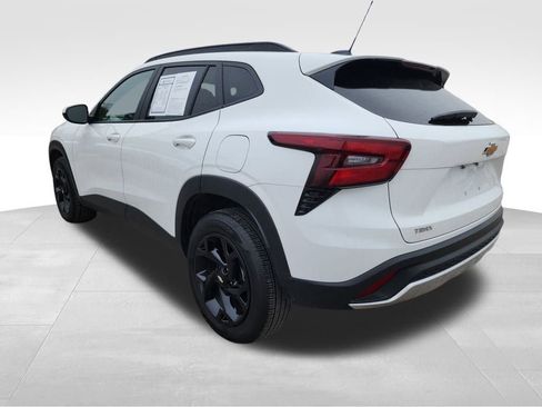 Certified 2024 Chevrolet Trax LT image 6