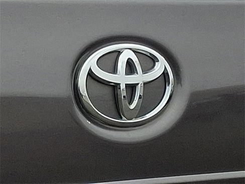 Used 2017 Toyota Sienna LE image 29