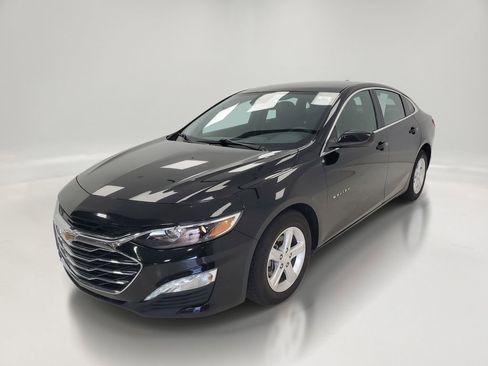 Used 2023 Chevrolet Malibu LT w/ Driver Confidence Package FWD image 3