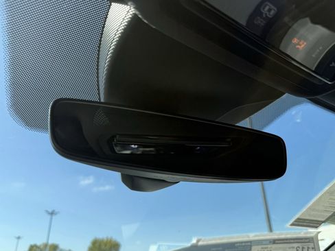 New 2025 Volkswagen ID.4 Pro image 20