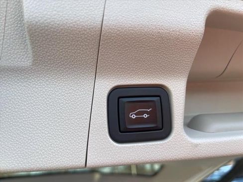 Used 2021 GMC Acadia Denali w/ Denali Technology Package image 21