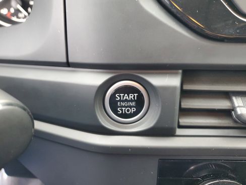 Used 2024 Nissan Pathfinder S image 28