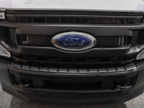 Used 2022 Ford F350 XL w/ Power Equipment Group AWD/4WD image 4