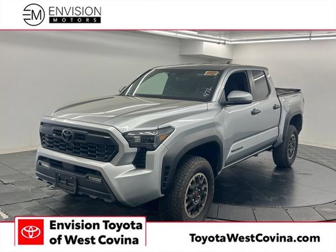 Used 2025 Toyota Tacoma TRD Off-Road AWD/4WD image 1