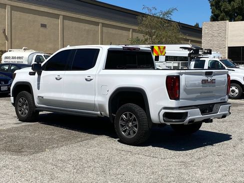 Used 2024 GMC Sierra 1500 AT4 w/ Technology Package AWD/4WD image 4
