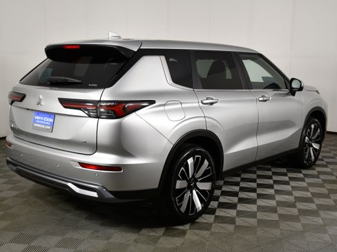 New 2026 Mitsubishi Outlander SE AWD/4WD image 6