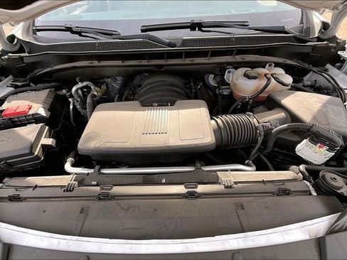 Used 2024 Chevrolet Suburban Premier image 21