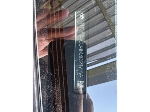 Used 2024 Toyota Prius Prime SE image 38