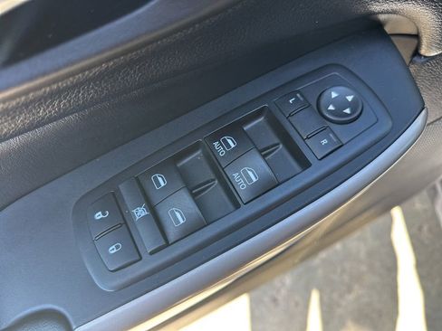 Used 2017 Jeep Cherokee Latitude w/ True North Edition AWD/4WD image 17