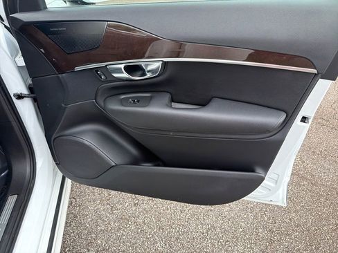 Used 2019 Volvo XC90 T6 Momentum AWD/4WD image 14