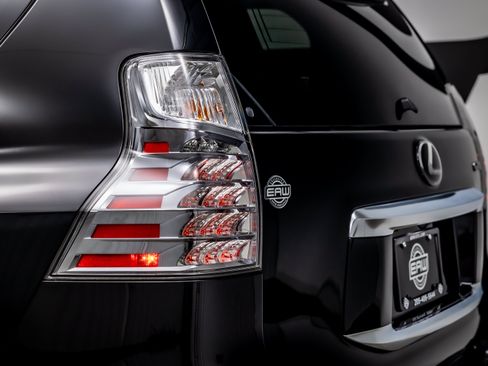 Used 2023 Lexus GX 460 Premium w/ Premium Package AWD/4WD image 13