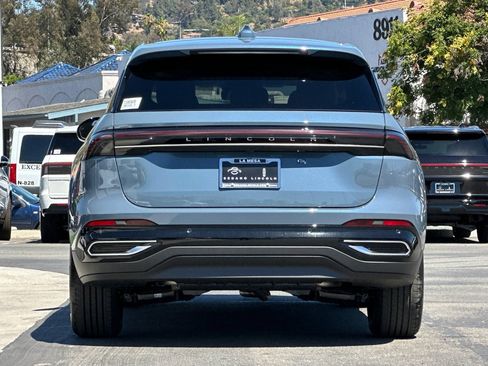 New 2026 Lincoln Nautilus Premier AWD/4WD image 4